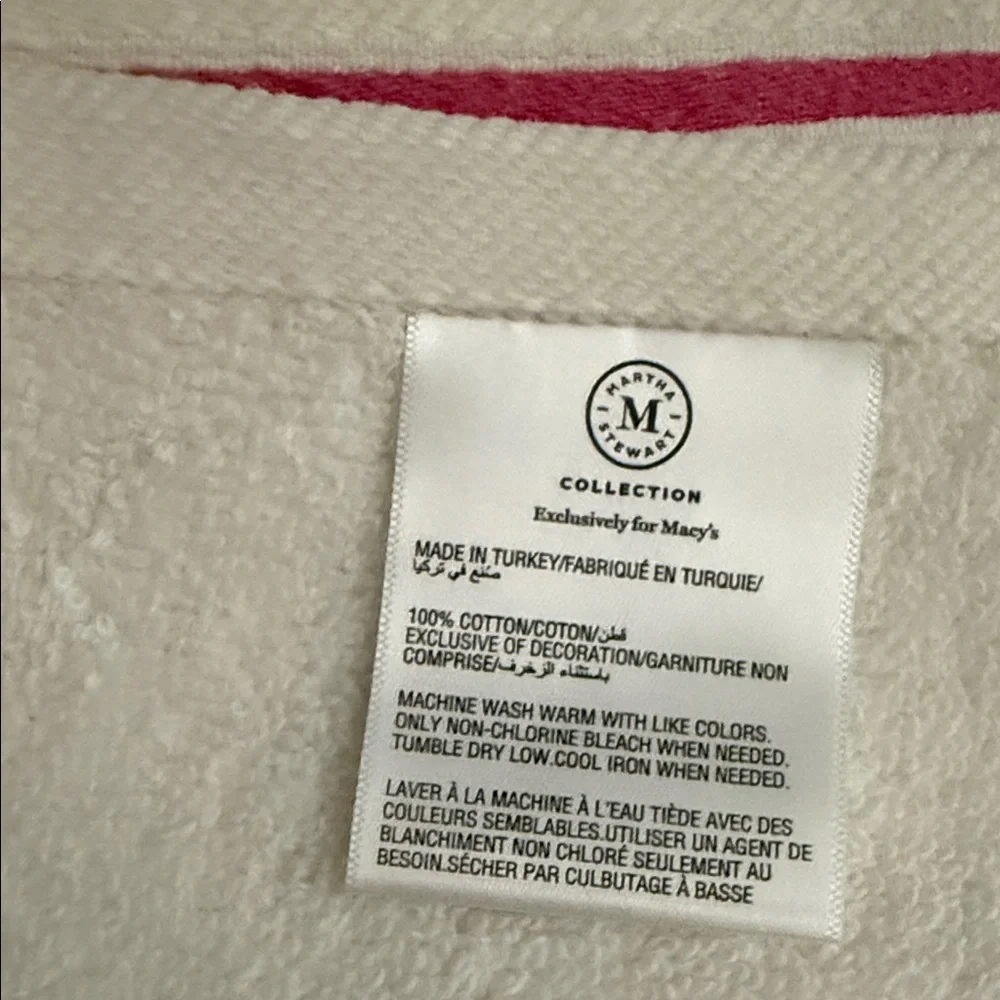 Martha Stewart Set of 2 Pink and White Love hand Towels
